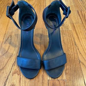 Tesori black leather heels